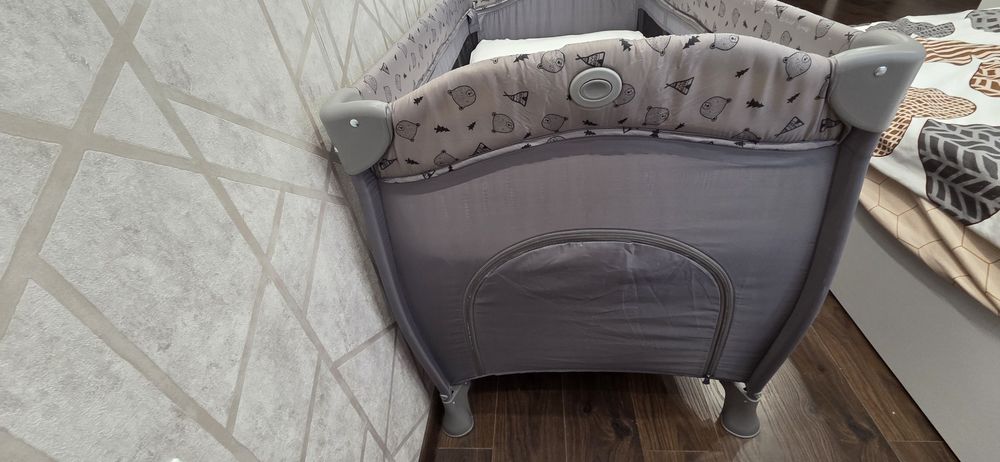 Бебешка кошара с матрак на 2 нива Sleep N Play Center