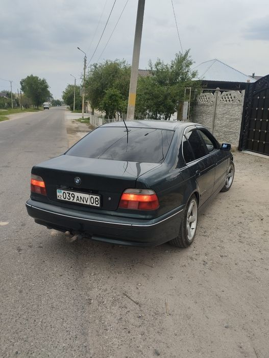 Продам БМВ 528 е39 1996года