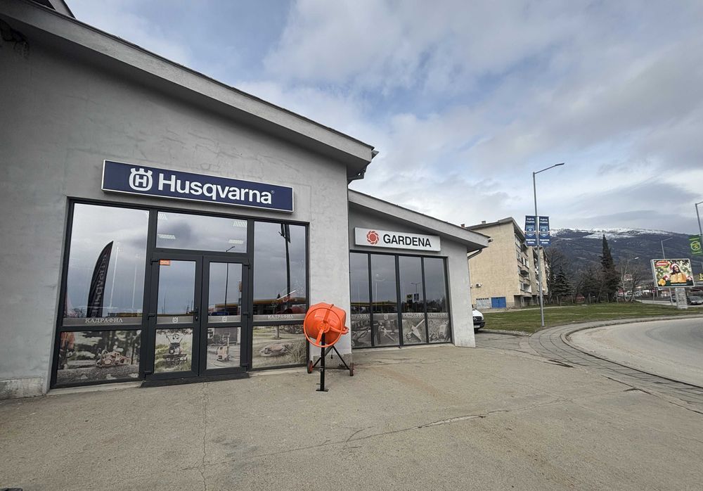 Дава се под наем Магазин в Карлово - 96 кв.м за 548.25 € - Снимка #2