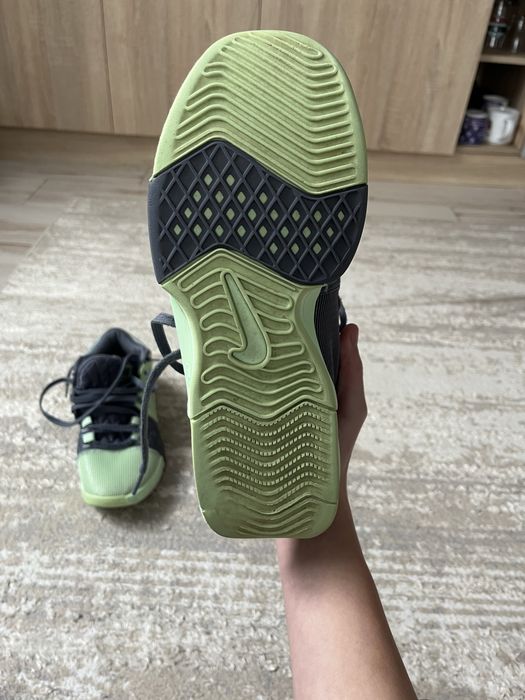 Adidasi baschet lebron withness 8