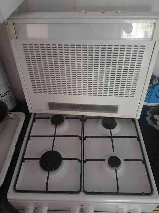Газ плита с вытышкой