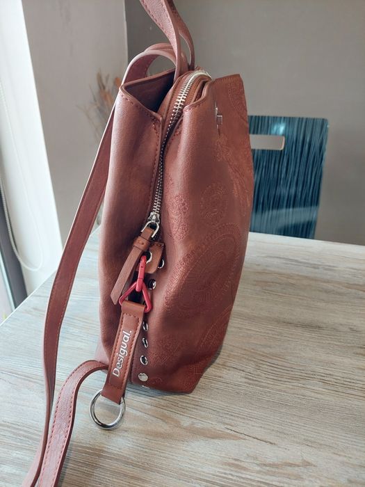 Нова раница  Desigual