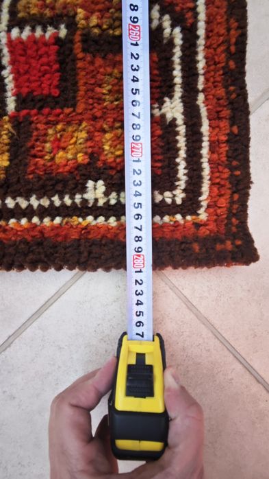 Килим с красиви орнаменти