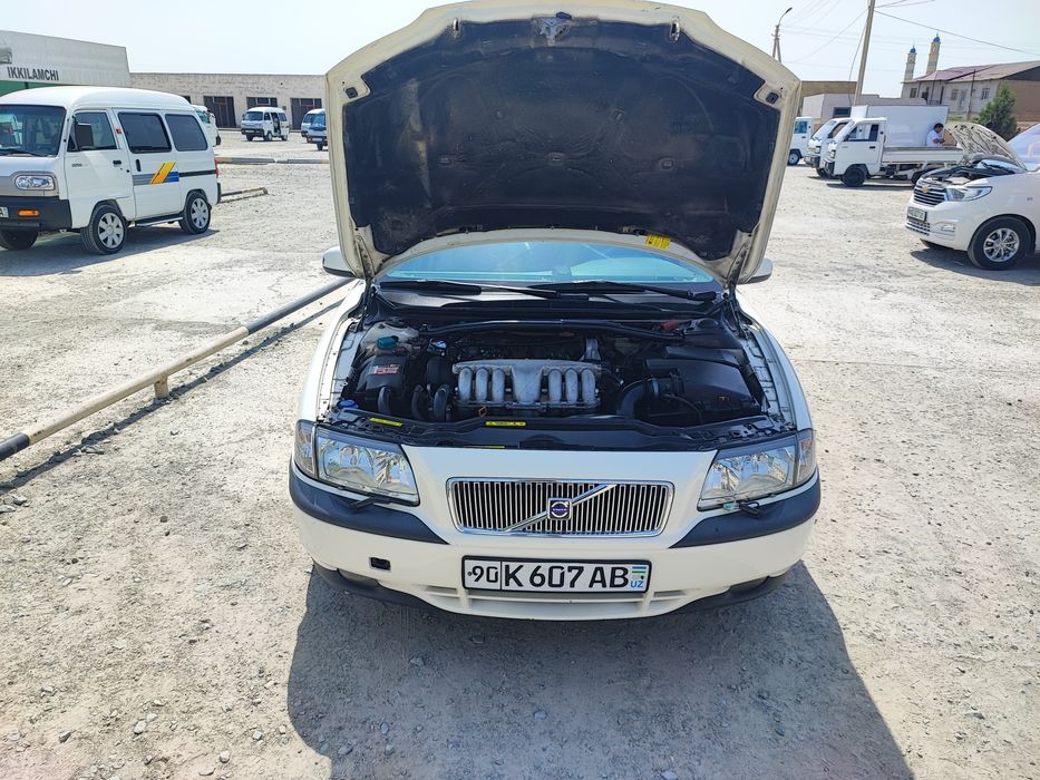 Sweden Volvo s80 1999