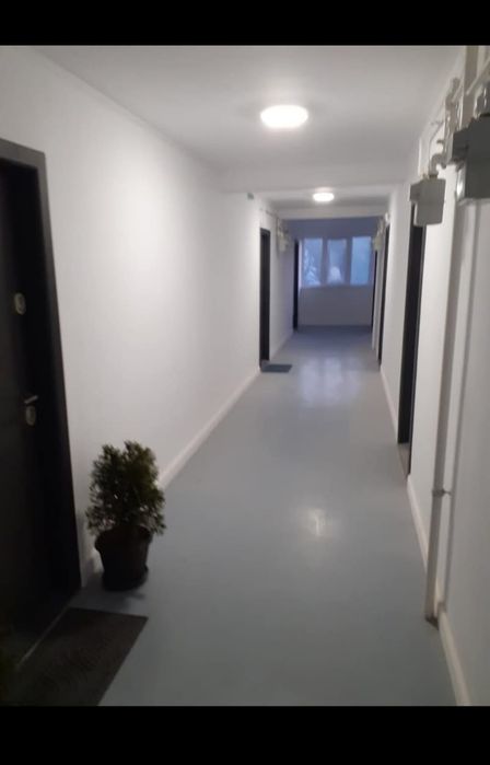 Vand Garsoniera   + loc parcare Nucului 20.