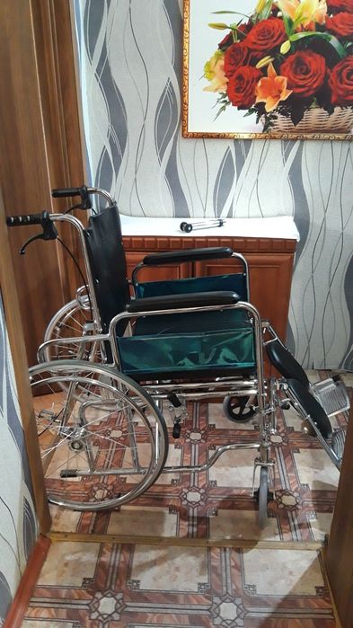 Продам инвалидную коляску