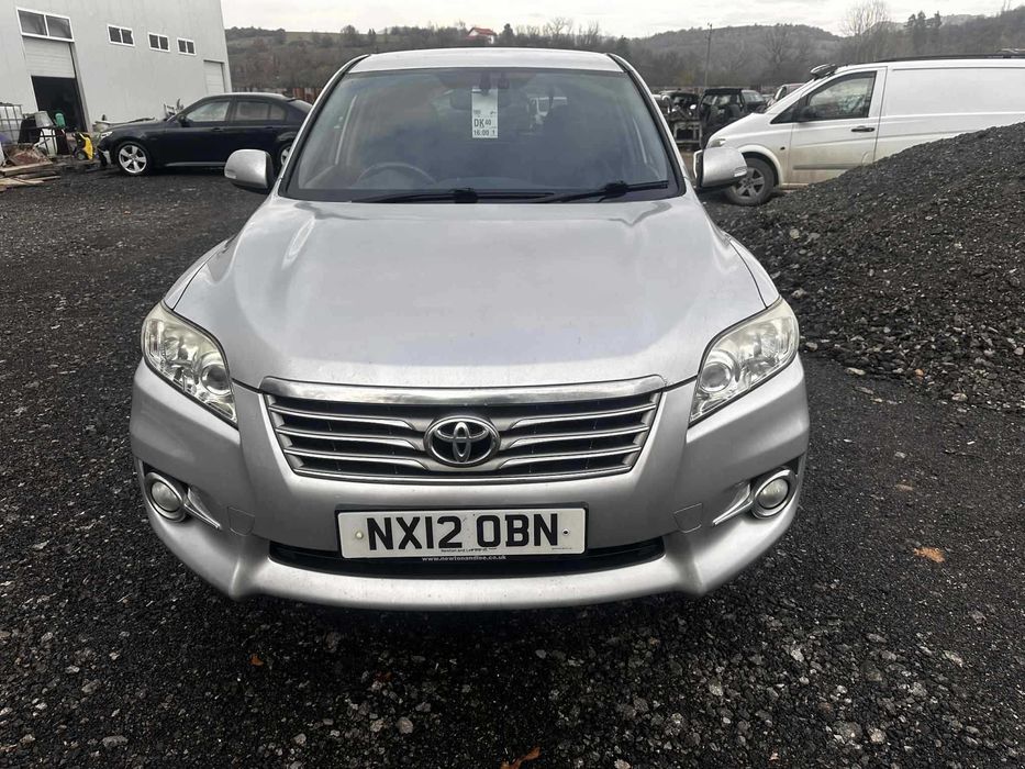 НА ЧАСТИ Toyota  Rav4 2.2 D-4D 150 Ел Кожа Навигация