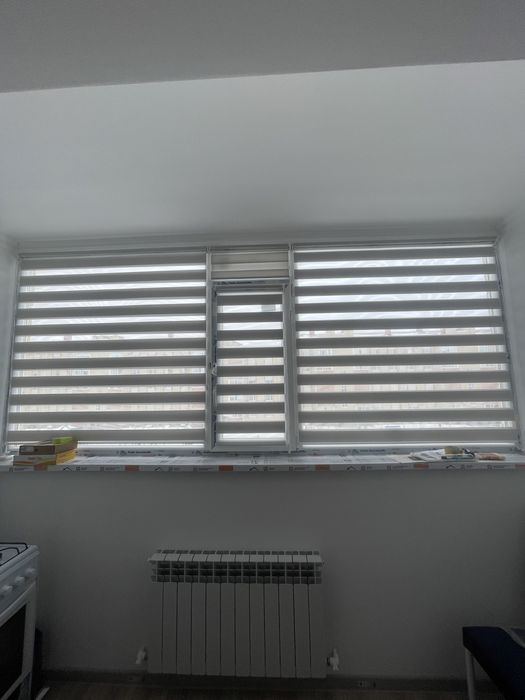 Жалюзи на окно.