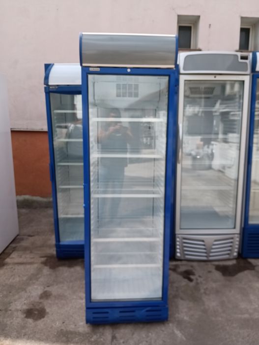 Вертикална плюсова хладилна витрина за бира, вода, безалкохолни напитки и други с 12 месеца гаранция!