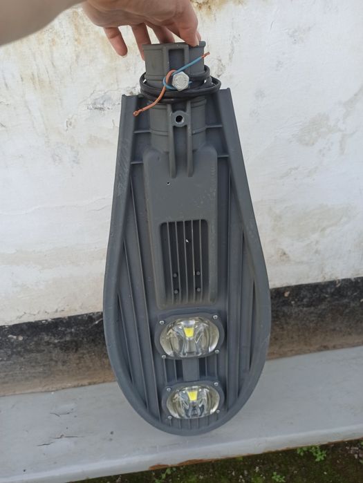 Продам два уличных фонаря 100w 220v