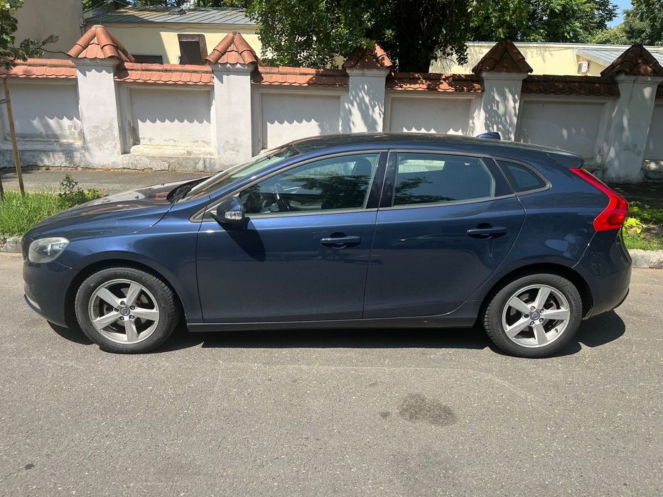 Volvo V40 D2 / 1.6 diesel / 2014 / Hatchback