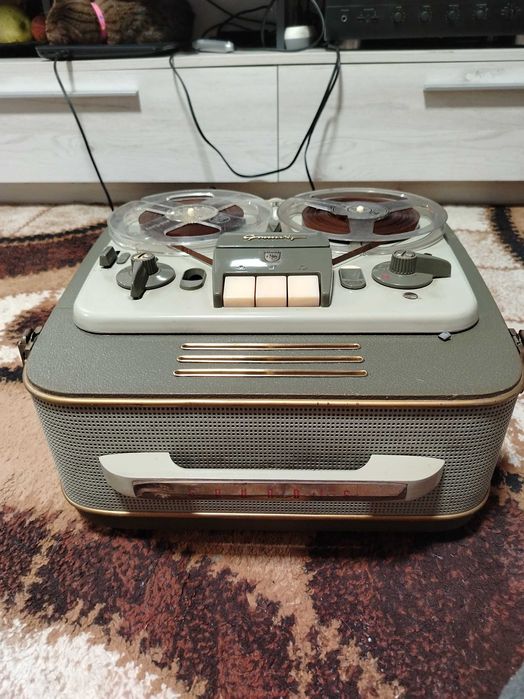 Vând 3 magnetofon Philips și Grundig. Pentru restaurare