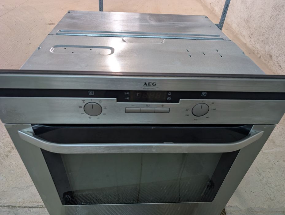 Фурна за вграждане AEG