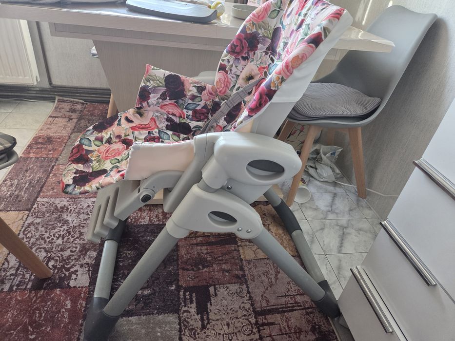 Oferta !! Scaun de masă bebe joie cu 2 huse impermeabile