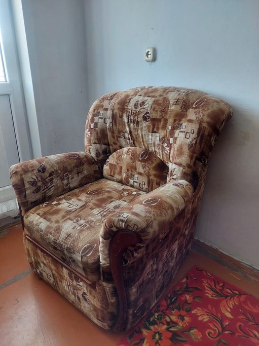 Мебель , диван, стол, кровать, сервант