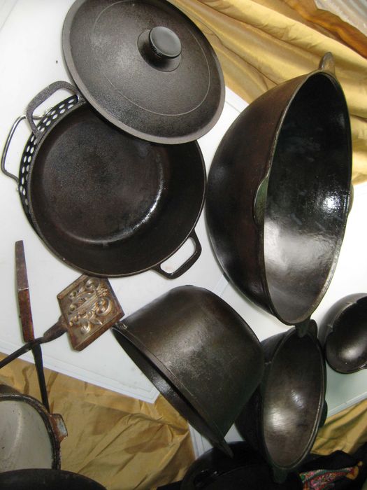 Набор тяжелый чугунной посуды казан 4Л и 11  и сковородки