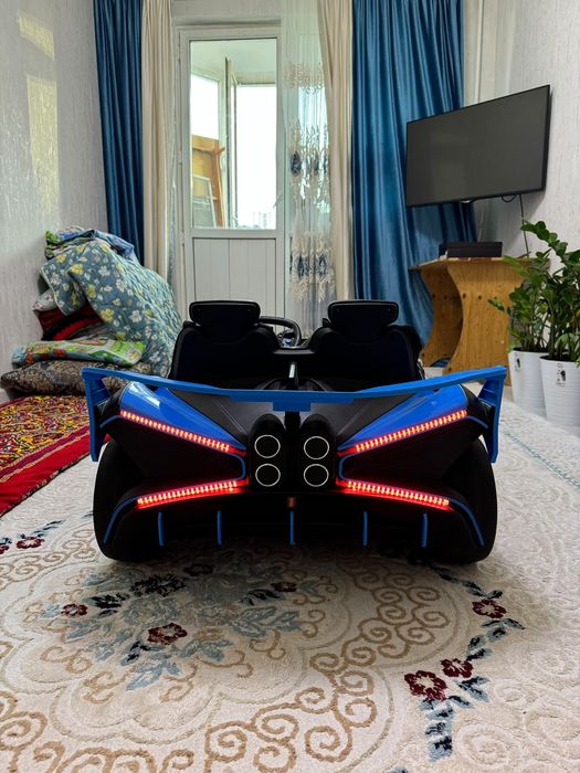 Детская машина Bugatti Bolide Срочно!