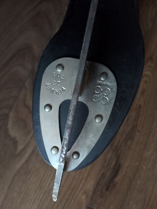 Кънки за лед ...