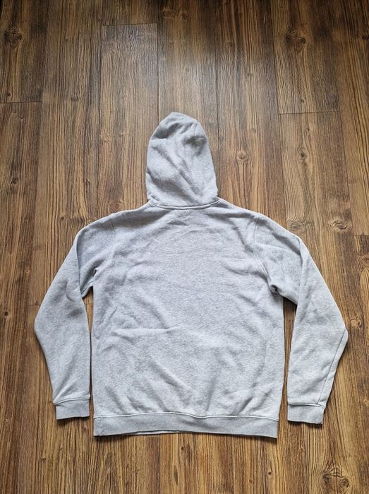 Страхотен мъжки пуловер NIКЕ размер М, без
забележки ,размери бОсм е п