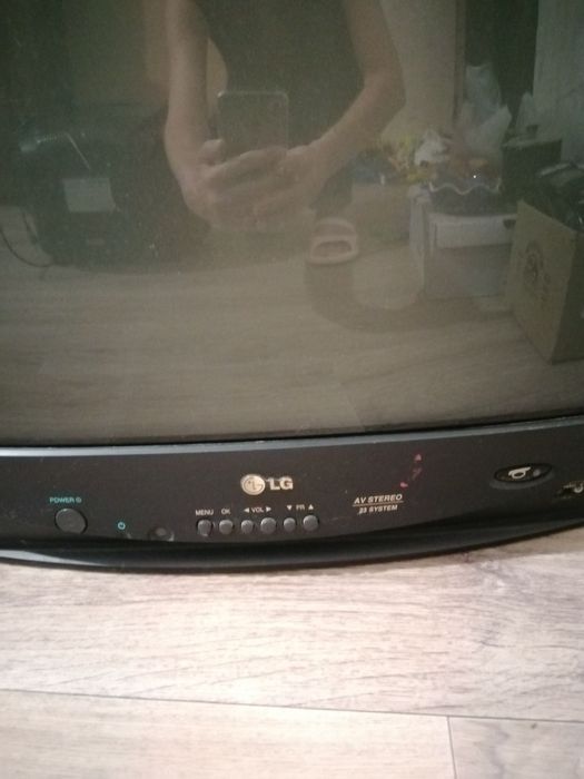 Телевизор LG продам