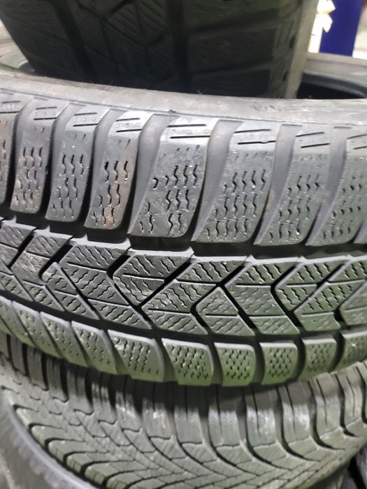 2 бр зимни 225/55/17 Pirelli