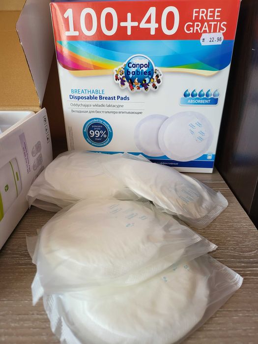 Помпа за кърмене + подложки за гърди