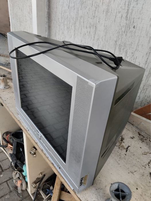 Телевизор б/у полностью рабочий