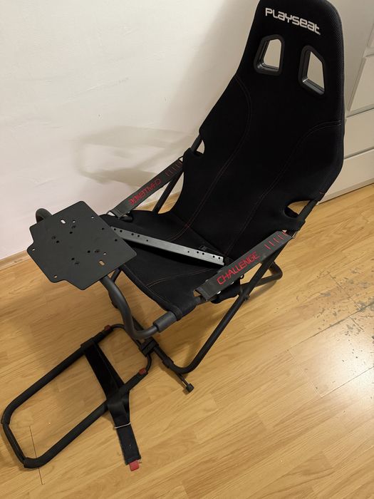 Vand scaun gaming pentru simulator