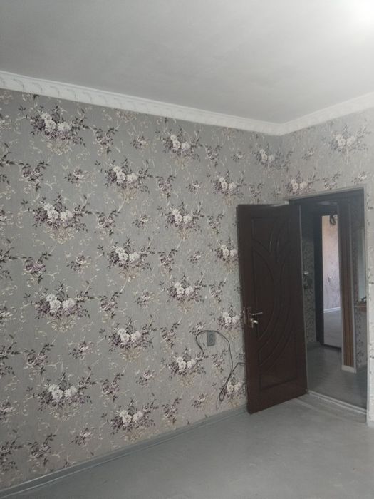 Продам 2 комнатную. 2/1/2 Янгиюль . Типография.(Ипатеке рассматриваем)