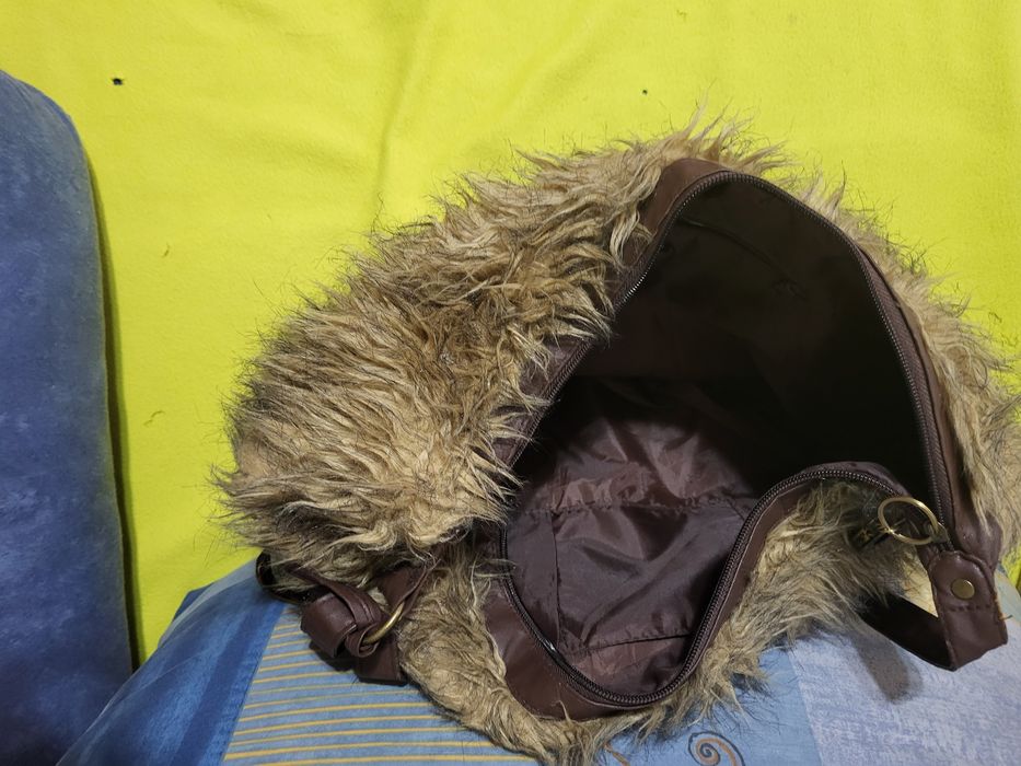 Кафява голяма кожена чанта