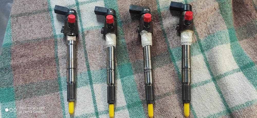 Vând Injectoare Volkswagen Caddy 2013, model 2k