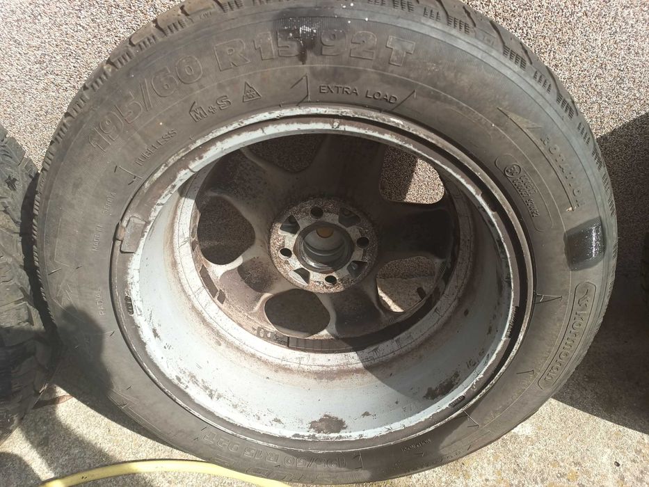 Джанти 15'' 4бр. OZ 4x100 (7Jx15H2 - ET37) със зимни гуми 195/60/15