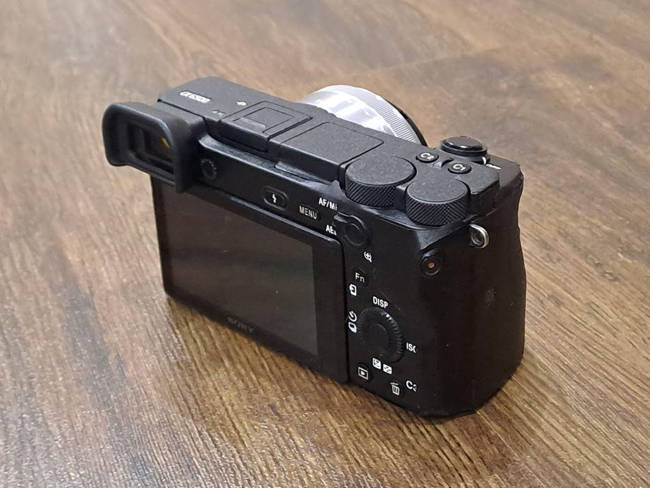 Продам Sony 6500 16mm f/2.8