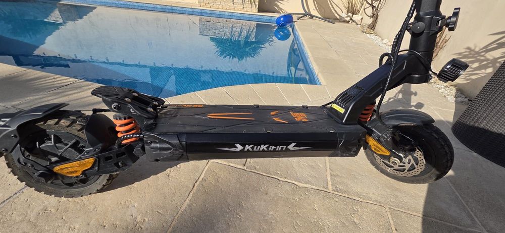 Vând trotineta KuKirin G2 Master – Dual Motor 2000W