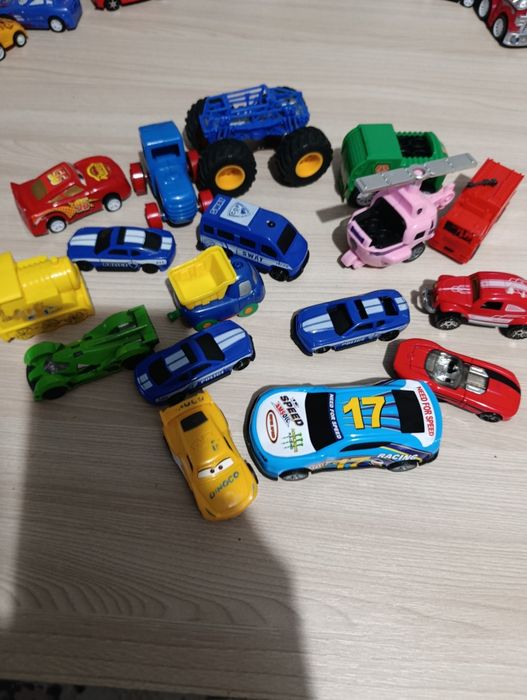 Продаю игрушки.        .