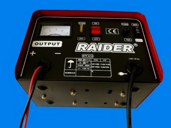 Топ Цена - 29.99€. Ново Зарядно за акумулатор RAIDER  RD-BC11 / 3.5 A, 25-135 Ah