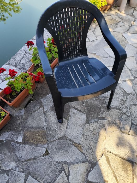 Градински столове и шезлонги