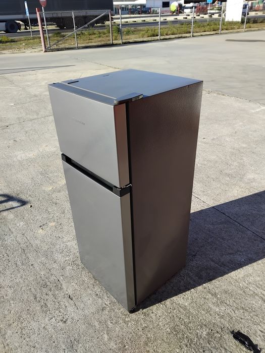 Малък  хладилник с фризер Fridgemaster