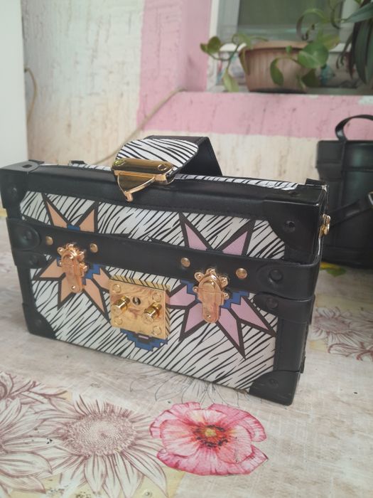 Женская сумочка.