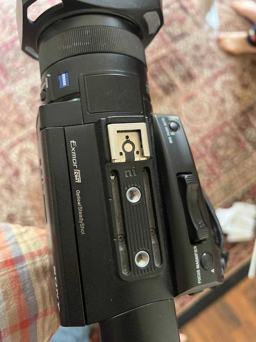 Sony video kamera sotiladi