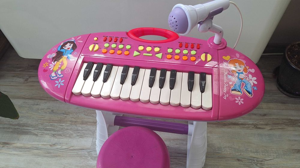 Йоника на стойка със столче