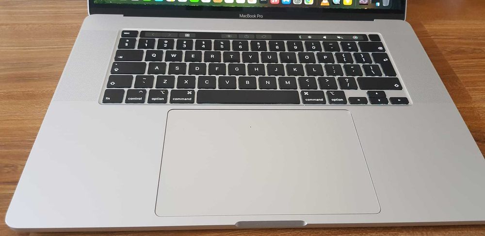 Apple Mac Book Pro touch bar 16 inch - 2 Bucati