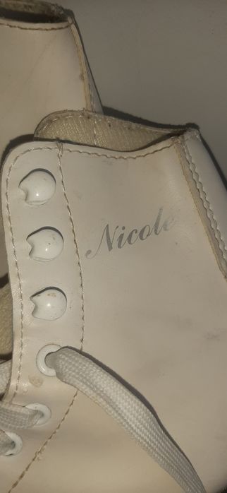 Коньки детские продаются