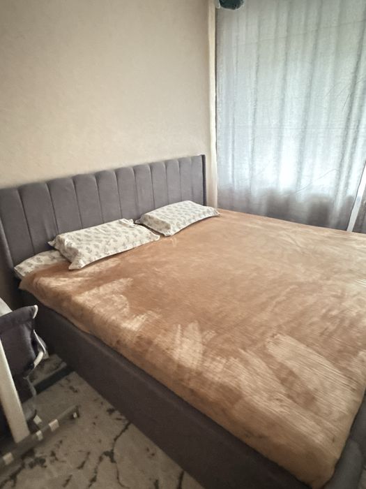 Кровать 200x200 с матрасом , подъемный механизм