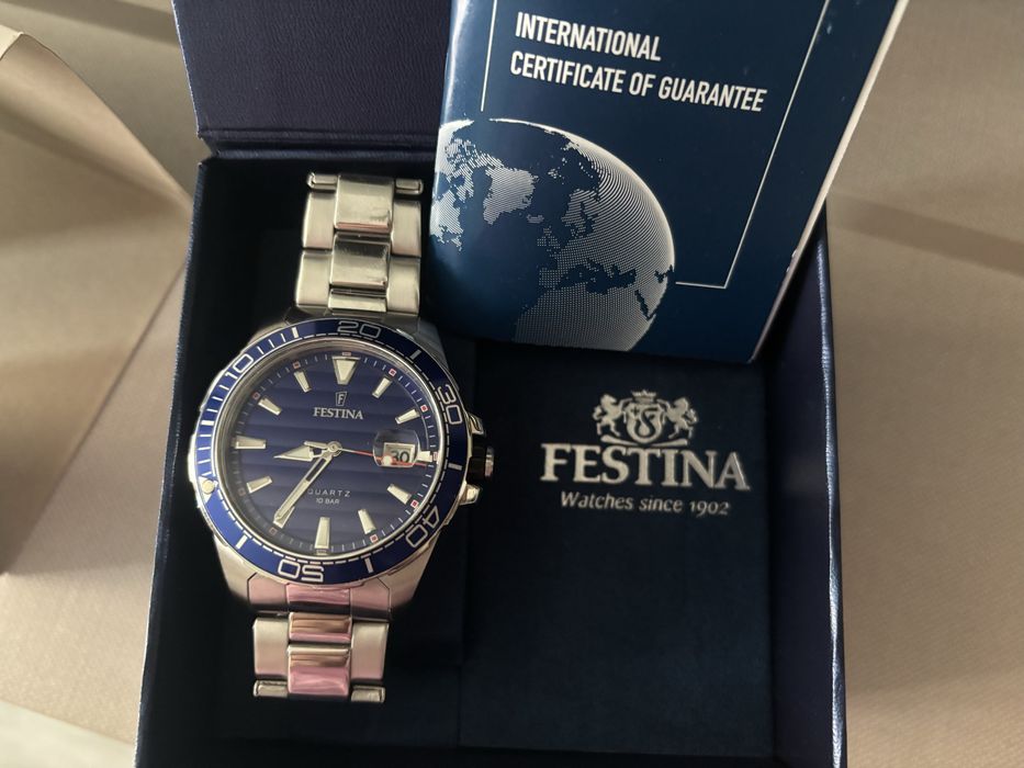 Часовник FESTINA