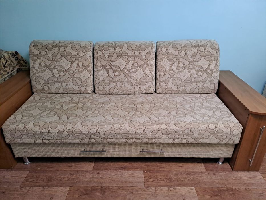 Диван,Кресло-кровать,два стула