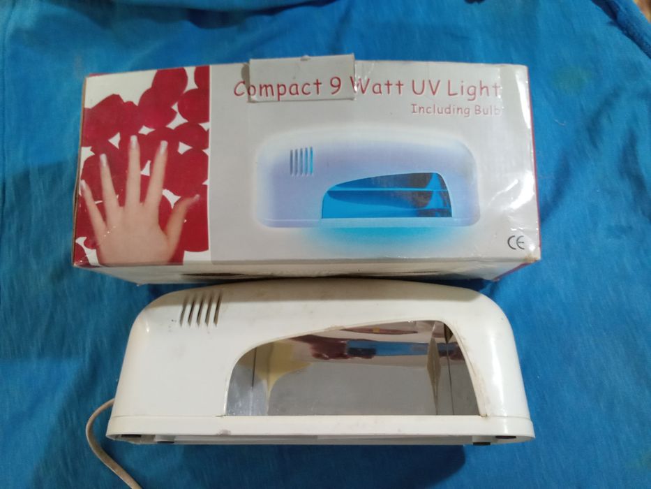 Продается лампа для сушки маникюра.Ультрафиолетовая.