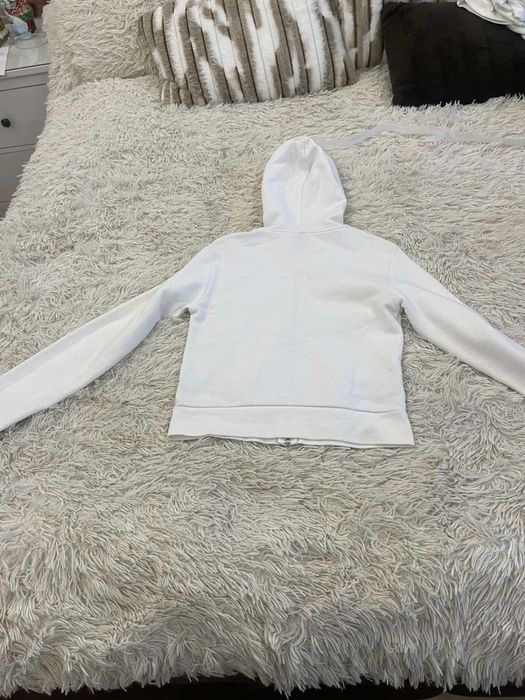 Продавам бели суитчъри