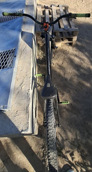 Продавам dirt jump колело с рамка Octane one