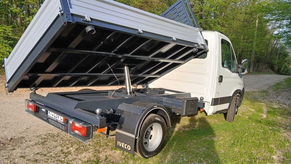 Iveco Daily 50C15, an fabricatie 2008, basculabil pe trei parti